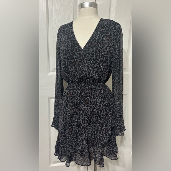 cupcakes & cashmere Dresses & Skirts - Cupcakes and Cashmere Amity Speckled Leopard Dress Ruffle Hem Long Sleeve Size S